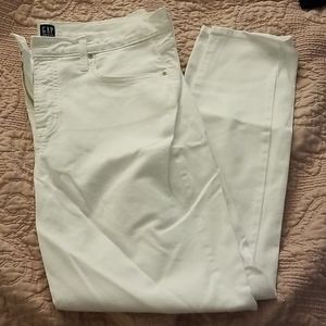 32 Short Gap skinny jeans NWOT